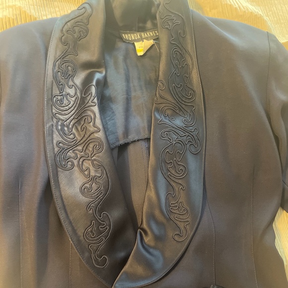 Suit - Picture 1 of 2